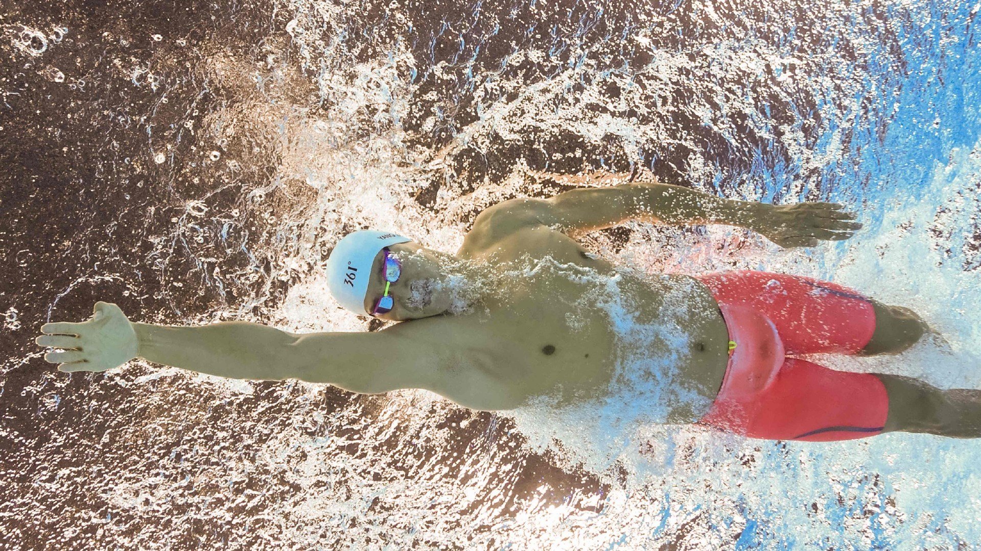 数据洪流中的孤岛，恩比德总决赛之夜如何以全面爆炸改写历史叙事